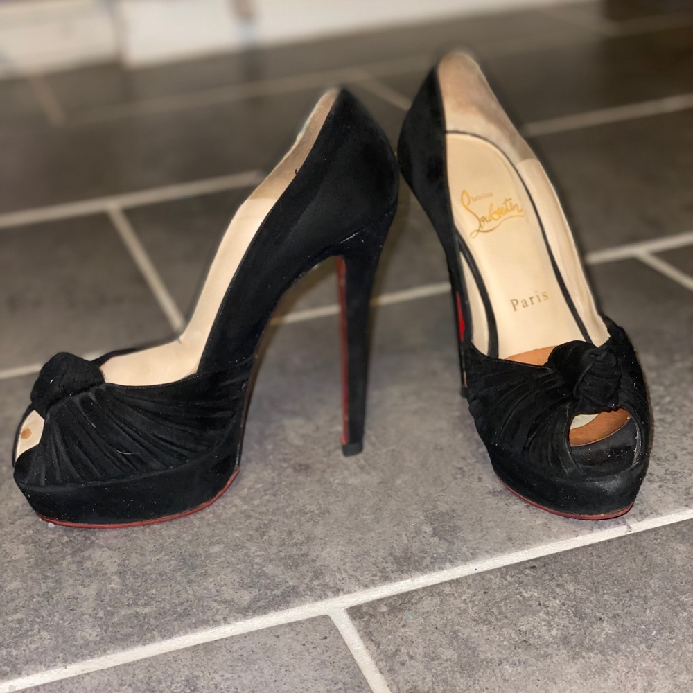 Suede AUTHENTIC Christian Louboutins size 36